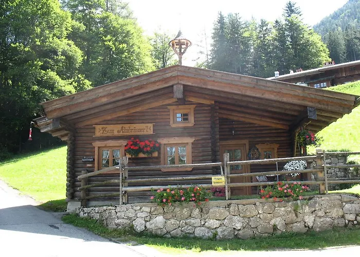 Almbruennerl Die Almhuette Auf Der Raffner Alm