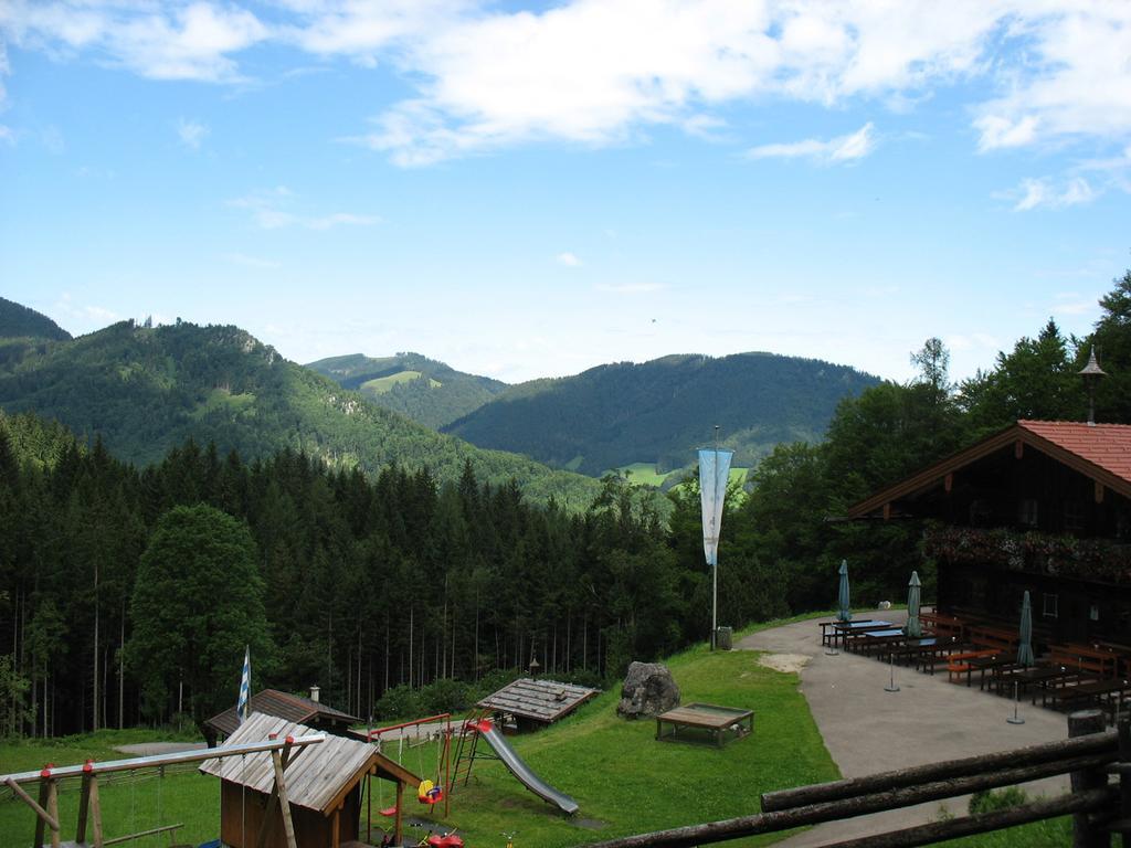 Almbruennerl Almhuette Auf Der Raffner Alm