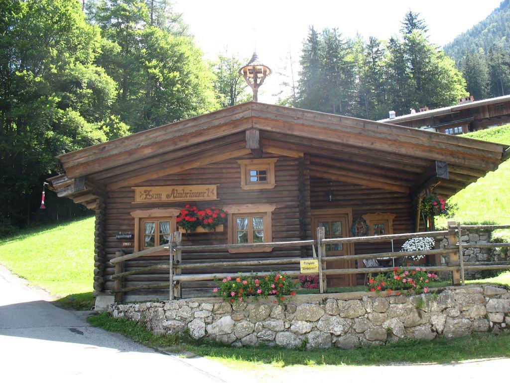 Almbruennerl Almhuette Auf Der Raffner Alm Ruhpolding