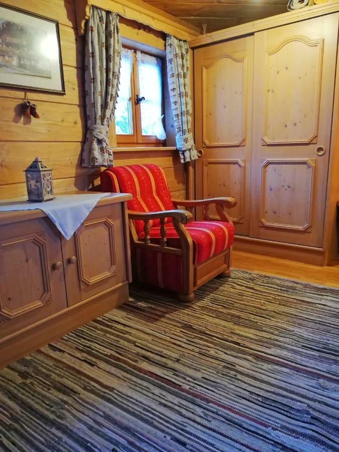 Almbruennerl Almhuette Auf Der Raffner Alm *